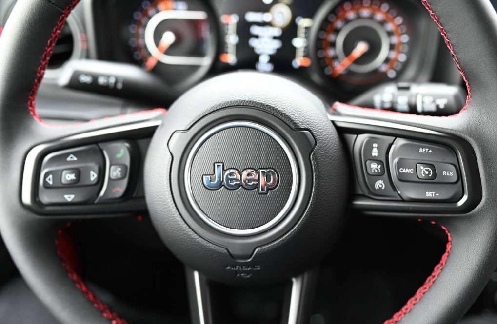 Jeep-Wrangler-RUBICON-20-TURBO-272k-8AT-4WD-11