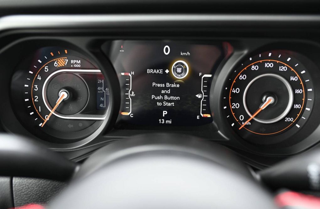 Jeep-Wrangler-RUBICON-20-TURBO-272k-8AT-4WD-12