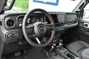 Jeep-Wrangler-RUBICON-20-TURBO-272k-8AT-4WD-8