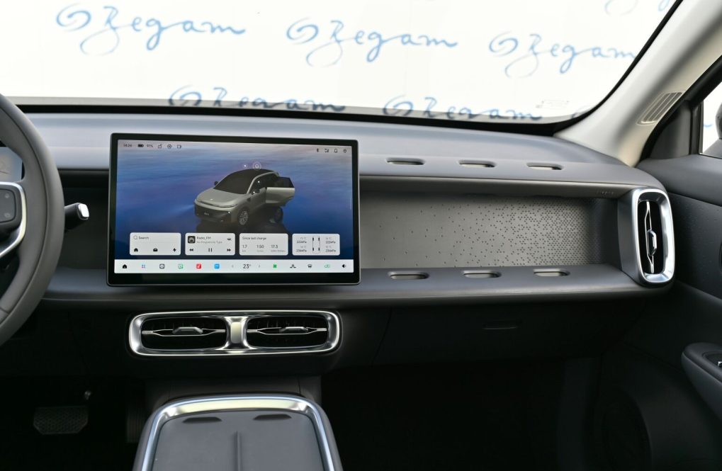 Leapmotor-B10-Design-Max-217k-671-kWh-21