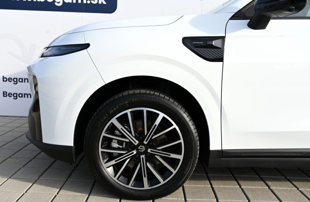 Leapmotor-B10-Design-Max-217k-671-kWh-6