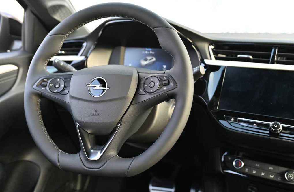 Opel-Corsa-12-Turbo-SS-GS-AT-11