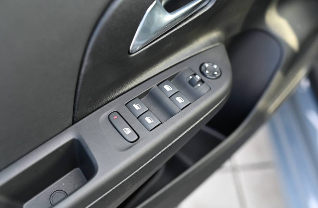 Opel-Corsa-12-Turbo-SS-GS-AT-20