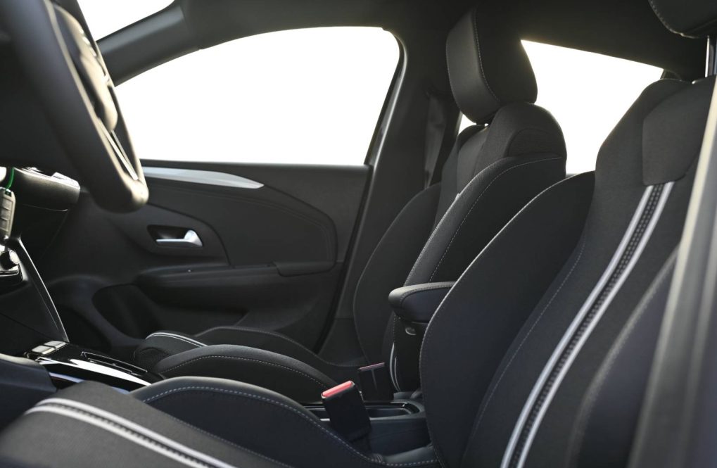 Opel-Corsa-12-Turbo-SS-GS-AT-22