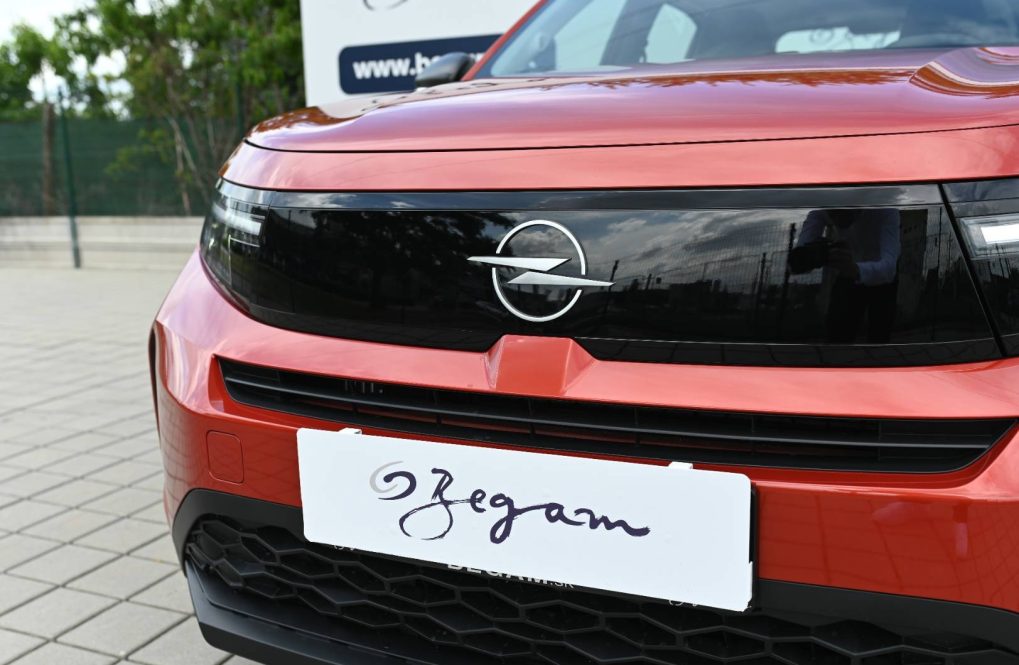 Opel-Frontera-EDITION-HYBRID-48V-145k-e-DCT6-2