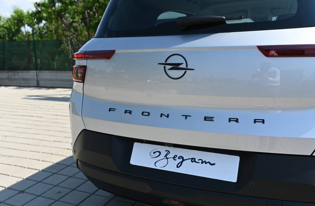 Opel-Frontera-EDITION-HYBRID-48V-145k-e-DCT6-8