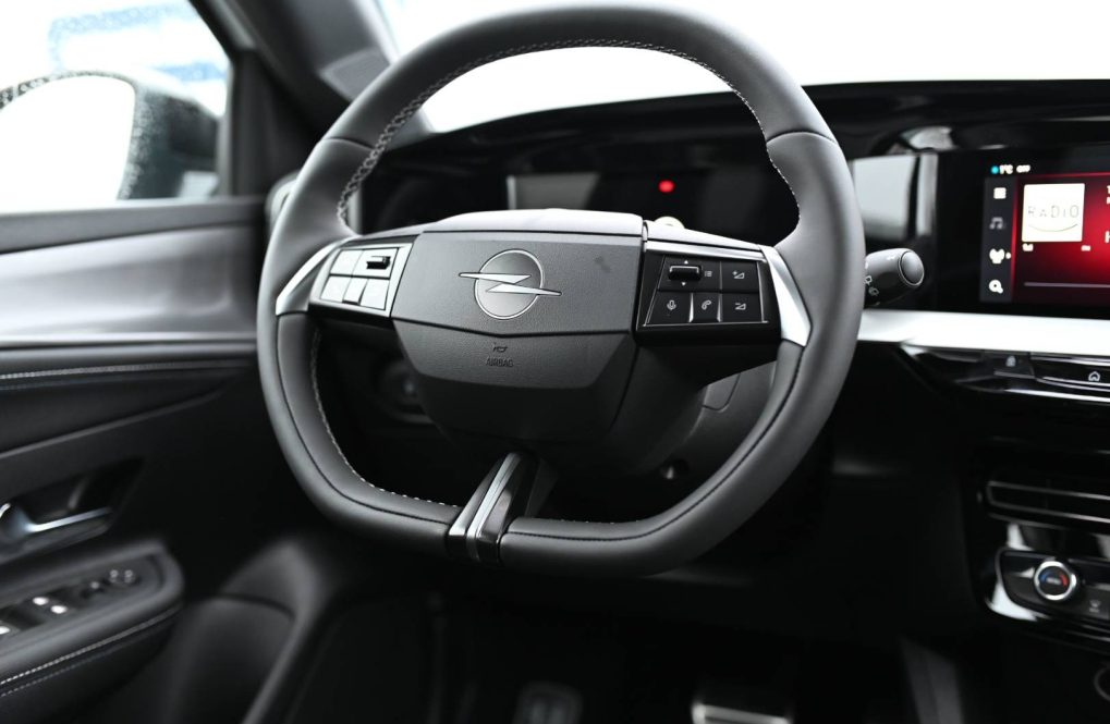 Opel-Mokka-GS-Hybrid-48V-eDCT-6-automat-24