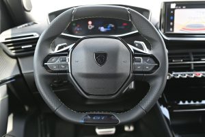 Peugeot-2008-2008-GT-Hybrid-145k-e-DCS6-MHEV-15