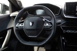 Peugeot-2008-E-Allure-54kWh-115kw-10
