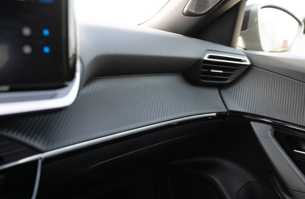 Peugeot-2008-E-Allure-54kWh-115kw-18
