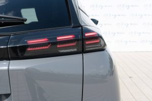 Peugeot-2008-E-Allure-54kWh-115kw-6