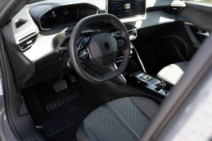 Peugeot-2008-E-Allure-54kWh-115kw-8