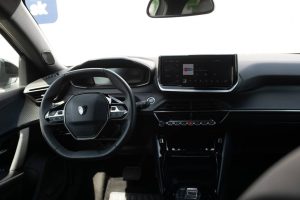 Peugeot-2008-E-Allure-54kWh-115kw-9