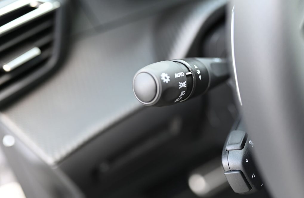 Peugeot-2008-GT-Hybrid-145k-e-DCS6-MHEV-26