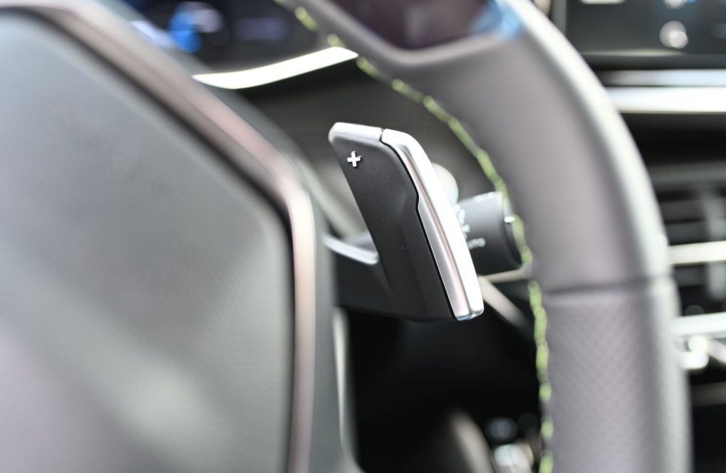 Peugeot-2008-GT-Hybrid-145k-e-DCS6-MHEV-27