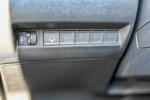 Peugeot-2008-NEW-ALLURE-12-PureTech-130k-EAT8-19