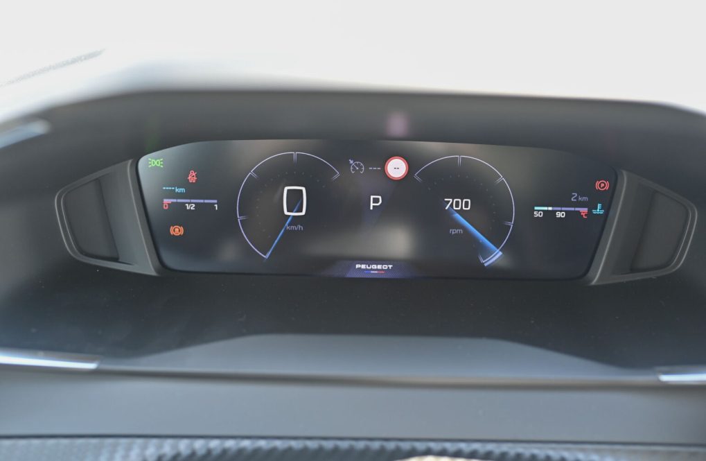 Peugeot-208-ALLURE-PureTech-100k-BVM6-11