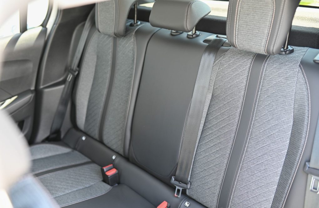 Peugeot-208-ALLURE-PureTech-100k-BVM6-15