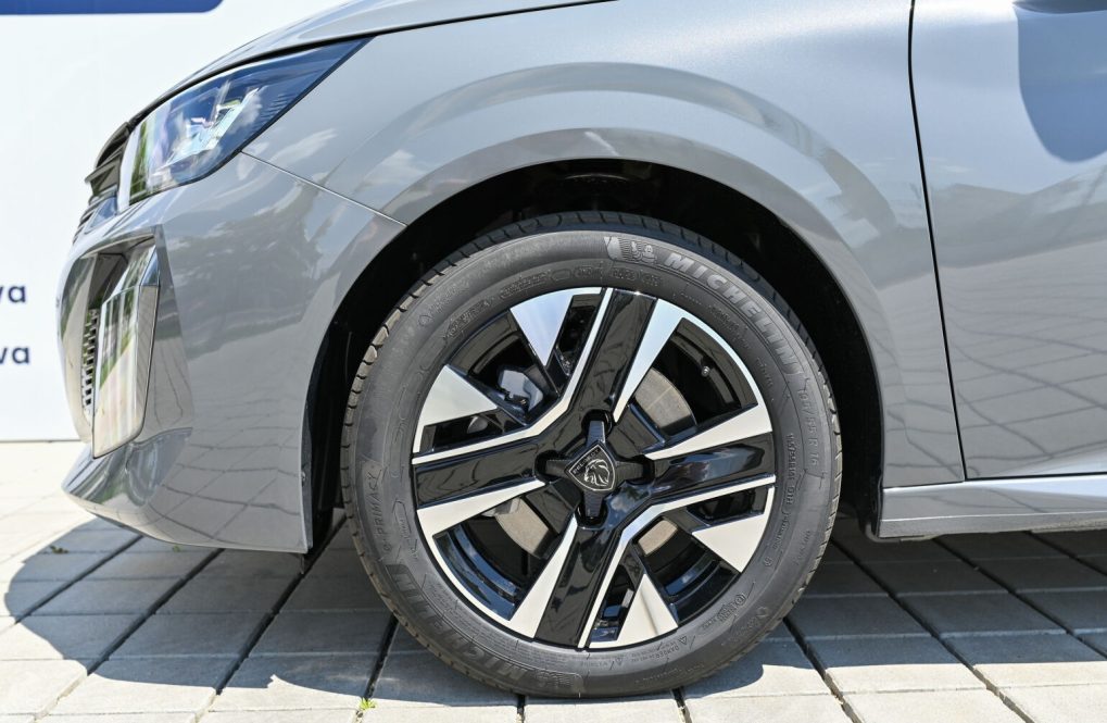 Peugeot-208-ALLURE-PureTech-100k-BVM6-5