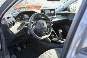Peugeot-208-ALLURE-PureTech-100k-BVM6-9
