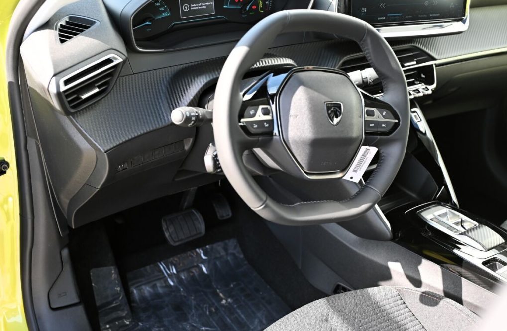 Peugeot-208-STYLE-Electric-100-kW-136k-50-kWh-10