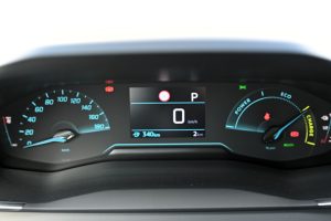 Peugeot-208-STYLE-Electric-100-kW-136k-50-kWh-12