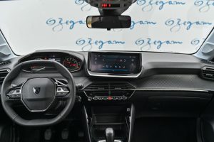 Peugeot-208-STYLE-PureTech-100k-BVM6-10