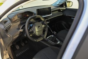 Peugeot-208-STYLE-PureTech-100k-BVM6-9