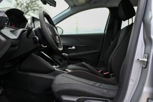 Peugeot-208-STYLE-TURBO-100k-BVM6-17