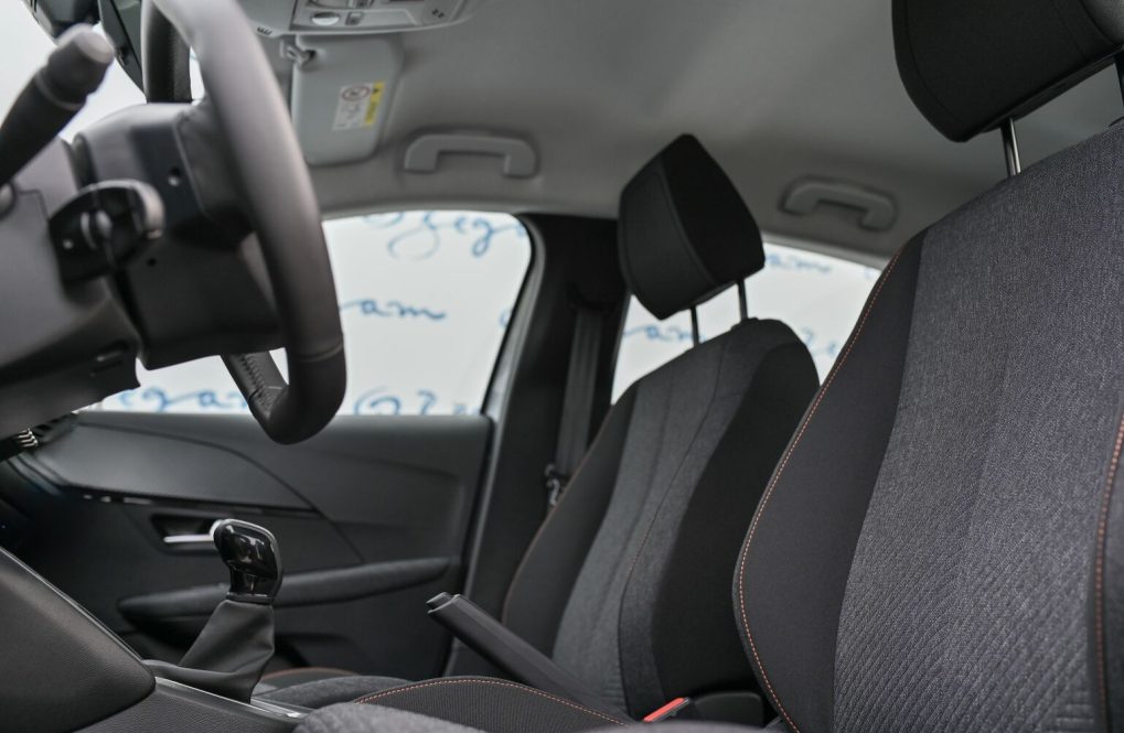 Peugeot-208-STYLE-TURBO-100k-BVM6-20