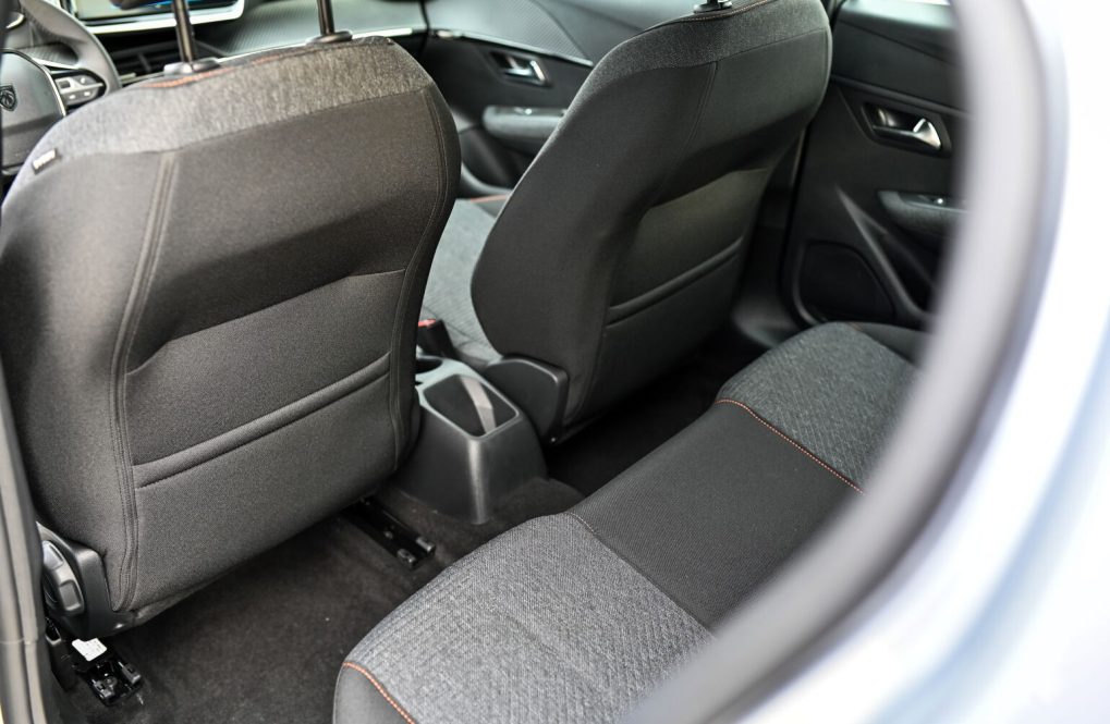 Peugeot-208-STYLE-TURBO-100k-BVM6-22
