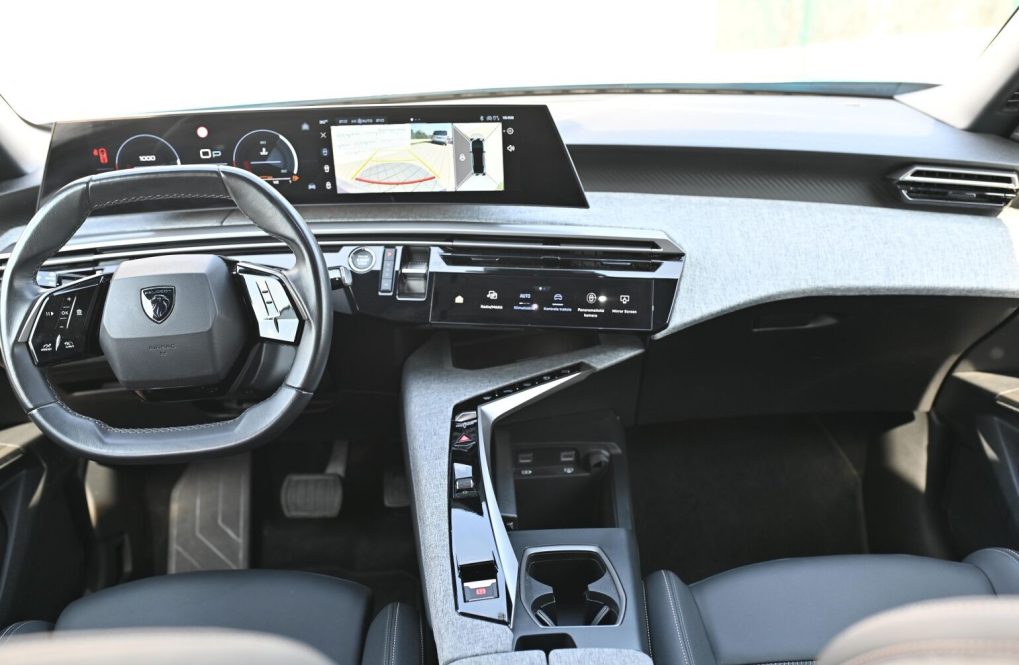 Peugeot-3008-12HEV-Allure-11