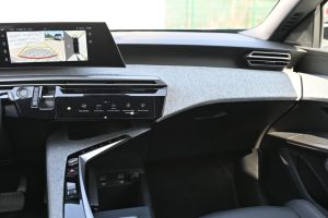 Peugeot-3008-12HEV-Allure-13