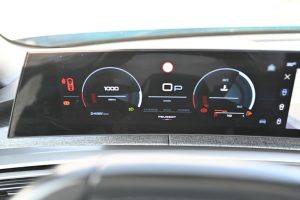 Peugeot-3008-12HEV-Allure-14