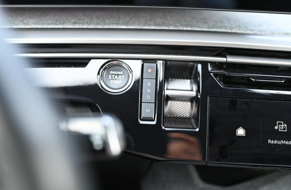 Peugeot-3008-12HEV-Allure-15