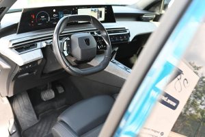 Peugeot-3008-12HEV-Allure-9