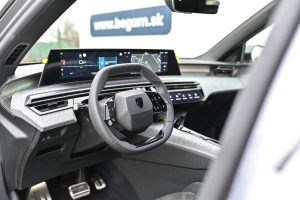 Peugeot-3008-GT-Hybrid-145k-e-DCS6-MHEV-10