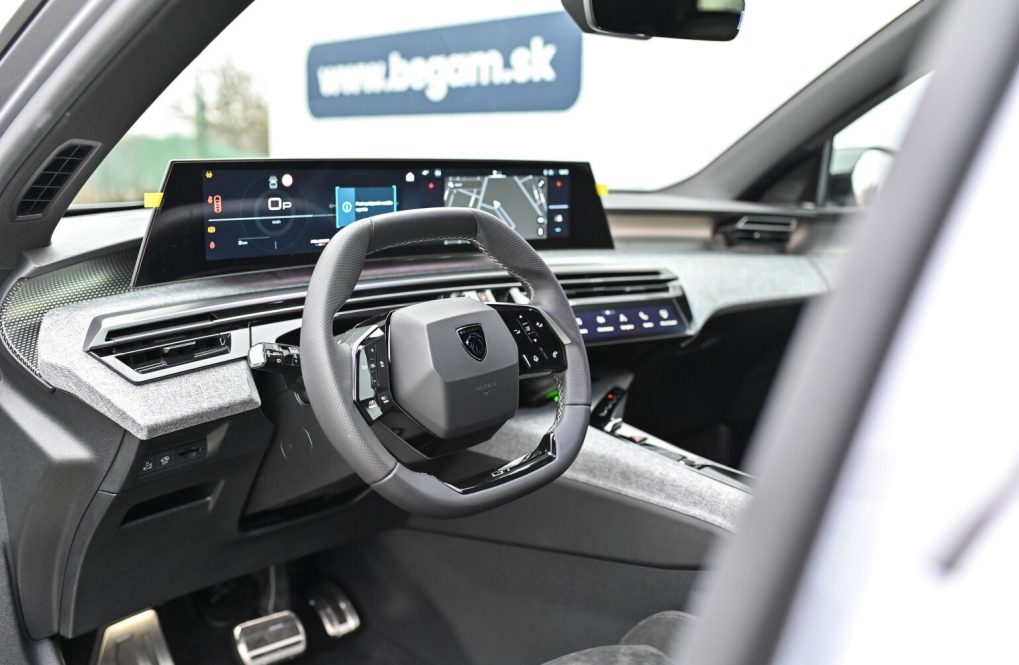 Peugeot-3008-GT-Hybrid-145k-e-DCS6-MHEV-10