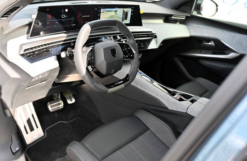 Peugeot-3008-GT-Hybrid-145k-e-DCS6-MHEV-12