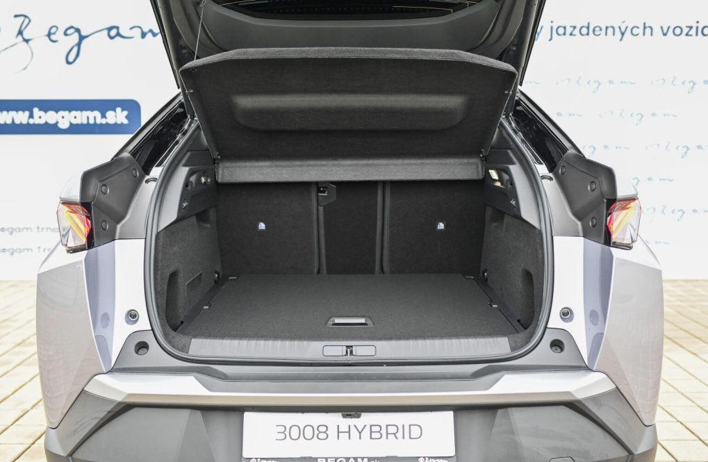 Peugeot-3008-GT-Hybrid-145k-e-DCS6-MHEV-25