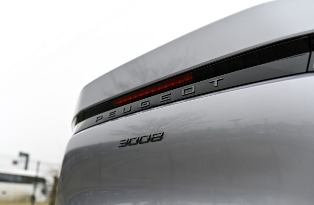Peugeot-3008-GT-Hybrid-145k-e-DCS6-MHEV-9