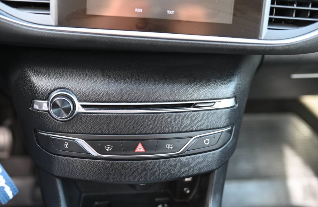 Peugeot-308-16-e-HDi-Access-StopStart-15