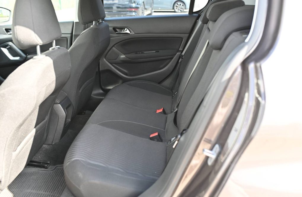 Peugeot-308-16-e-HDi-Access-StopStart-17