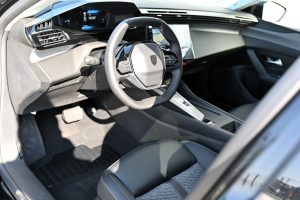 Peugeot-308-SW-ALLURE-Hybrid-145k-e-DCS6-MHEV-10