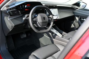 Peugeot-308-SW-ALLURE-Hybrid-145k-e-DCS6-MHEV-10