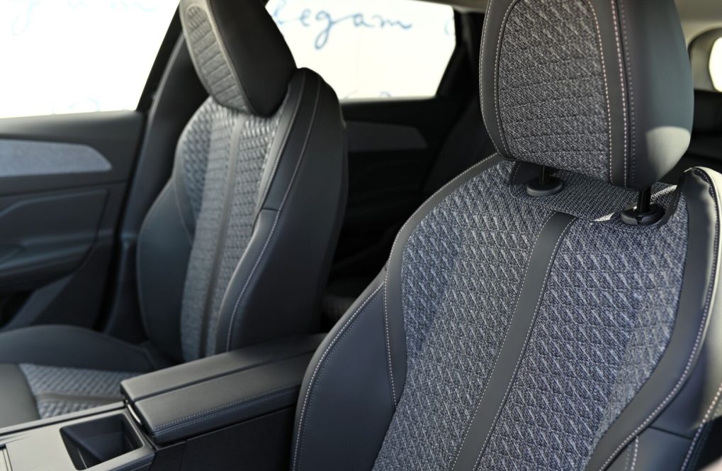 Peugeot-308-SW-ALLURE-Hybrid-145k-e-DCS6-MHEV-21
