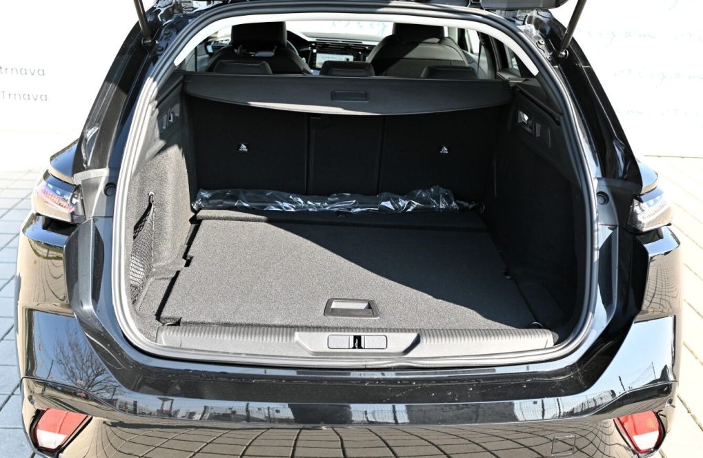 Peugeot-308-SW-ALLURE-Hybrid-145k-e-DCS6-MHEV-30