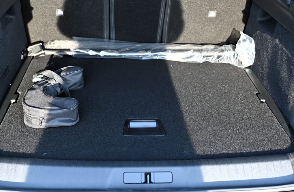 Peugeot-308-SW-ALLURE-Hybrid-145k-e-DCS6-MHEV-31