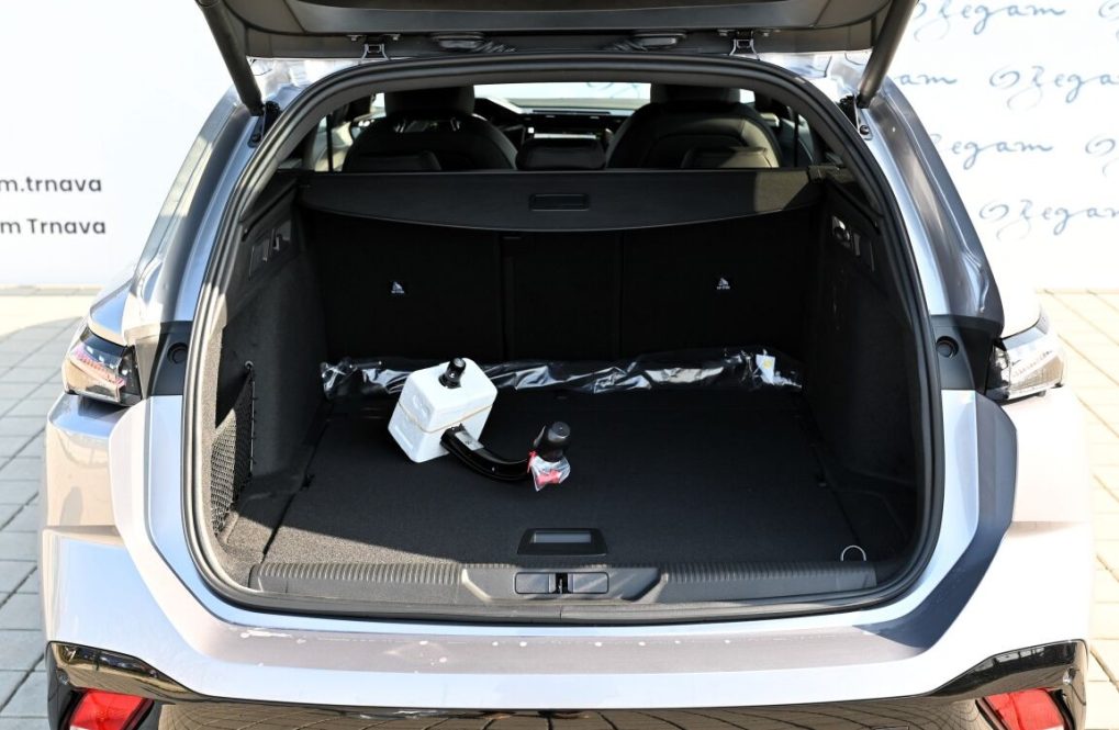 Peugeot-308-SW-NEW-308-SW-GT-Hybrid-145k-e-DCS6-MHEV-31