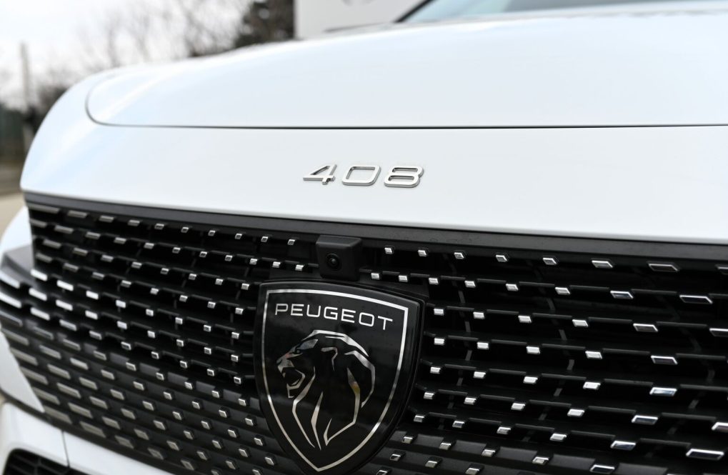 Peugeot-408-ALLURE-Hybrid-145k-e-DCS6-4